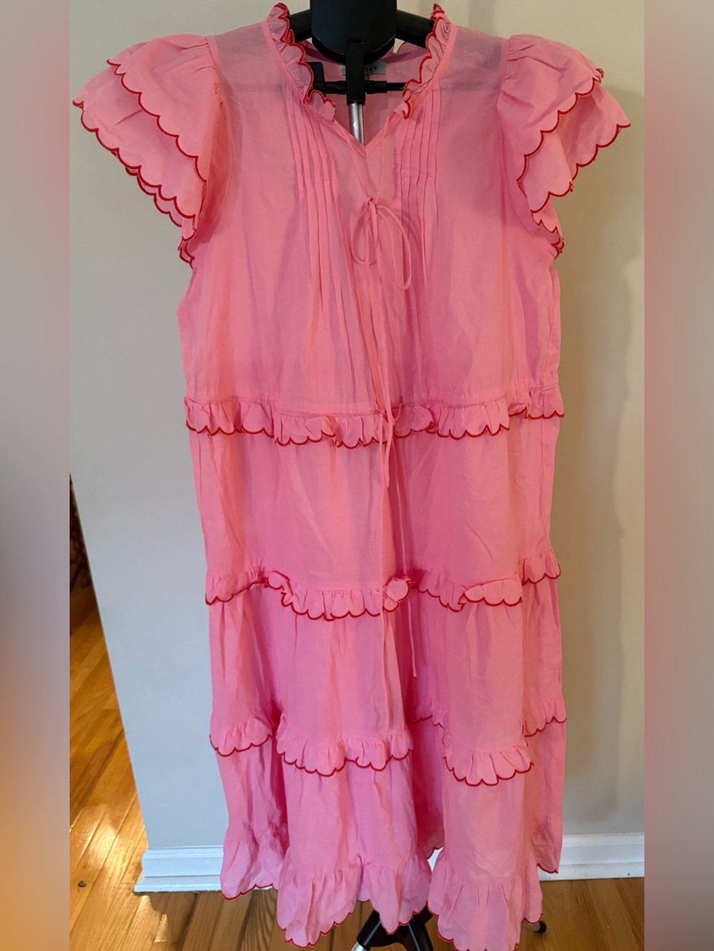 Stellah sz small pink scallop dress
